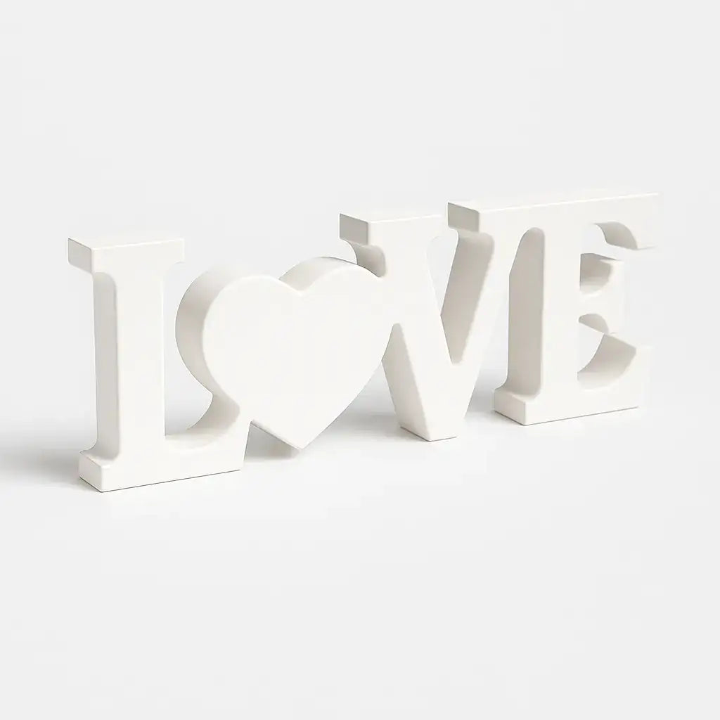 LOVE Schriftzug – Handgefertigte Deko in Wunschfarbe - by SteinKunstWerk | Deko aus nachhaltiger Herstellung