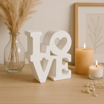 LOVE Schriftzug – Handgefertigte Deko in Wunschfarbe - by SteinKunstWerk | Deko aus nachhaltiger Herstellung