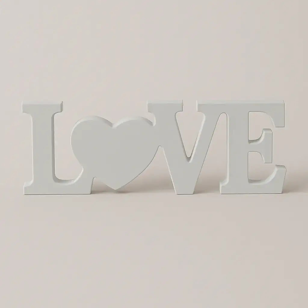 LOVE Schriftzug – Handgefertigte Deko in Wunschfarbe - by SteinKunstWerk | Deko aus nachhaltiger Herstellung