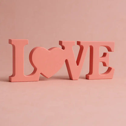 LOVE Schriftzug – Handgefertigte Deko in Wunschfarbe - by SteinKunstWerk | Deko aus nachhaltiger Herstellung