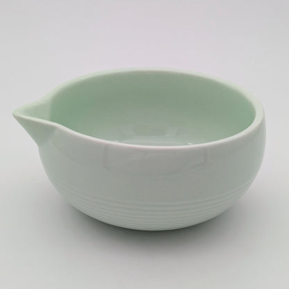 Matchaschale mit Ausguss – für Matcha-Zubereitung – Farbvariante Grün – Produktabbildung 3