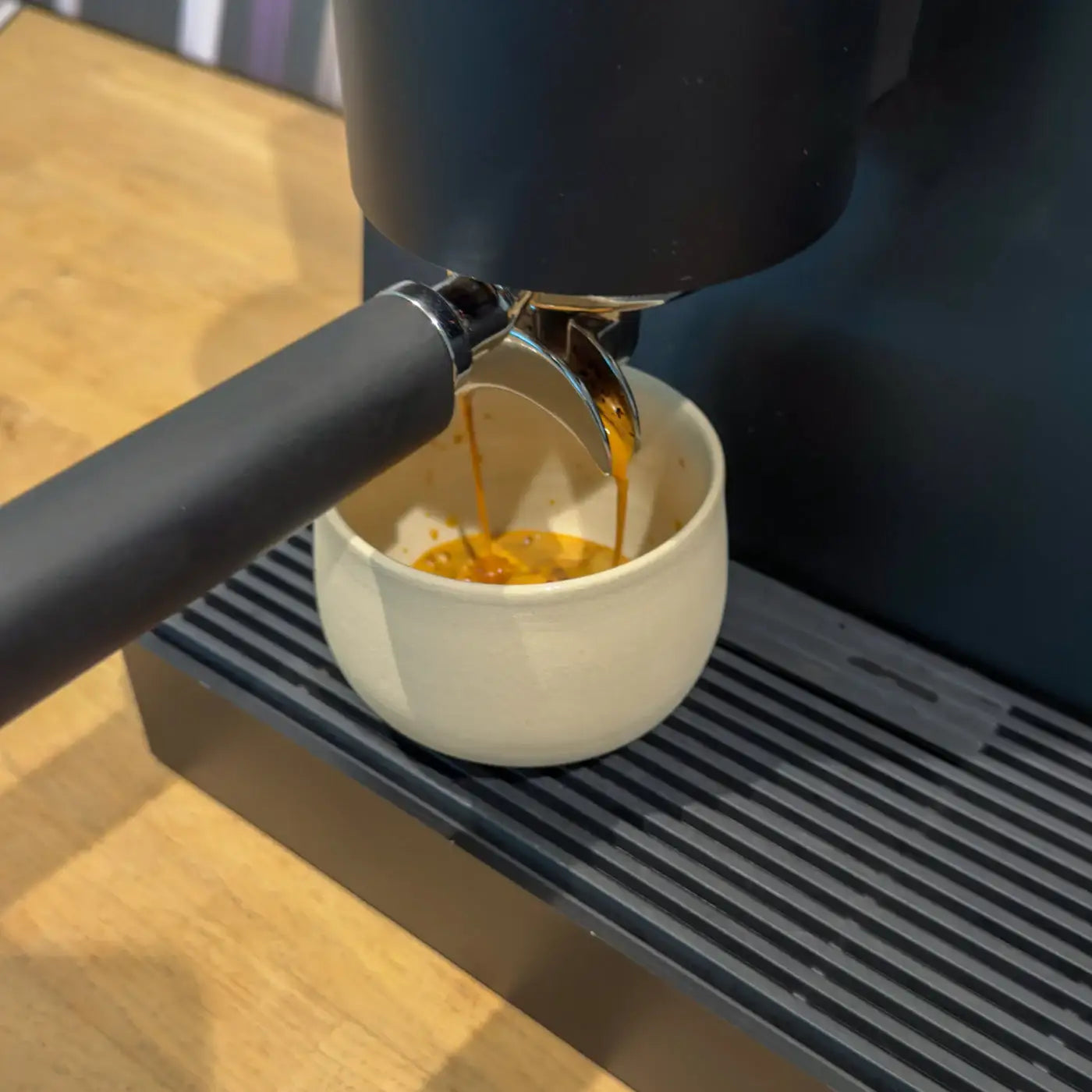 Ocha – Handgemachte Teetasse aus Keramik (325 ml) - by SteinKunstWerk | Matcha Chawan aus nachhaltiger Herstellung