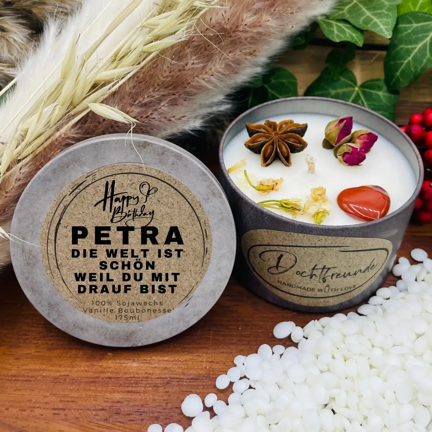 Personalisierte Duftkerze „Happy Birthday – Die Welt ist schön, weil du mit drauf bist“ – Nachhaltiges Geschenk aus dem Südschwarzwald