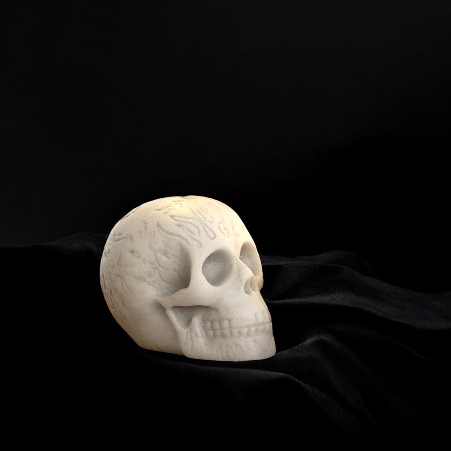 Dark skull (S) – symbol of gothic aesthetics