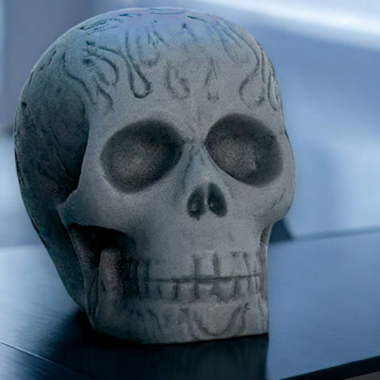 Dark skull (L) – symbol of gothic aesthetics