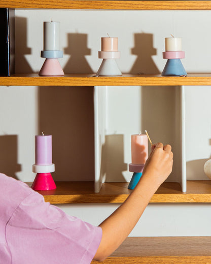 Stack Candle Tall – Hellgrau, Pastellblau & Rosa