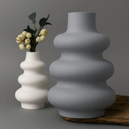 Skulpturale Wellenvase – Zeitloses Designobjekt für moderne Räume - by SteinKunstWerk | HE aus nachhaltiger Herstellung