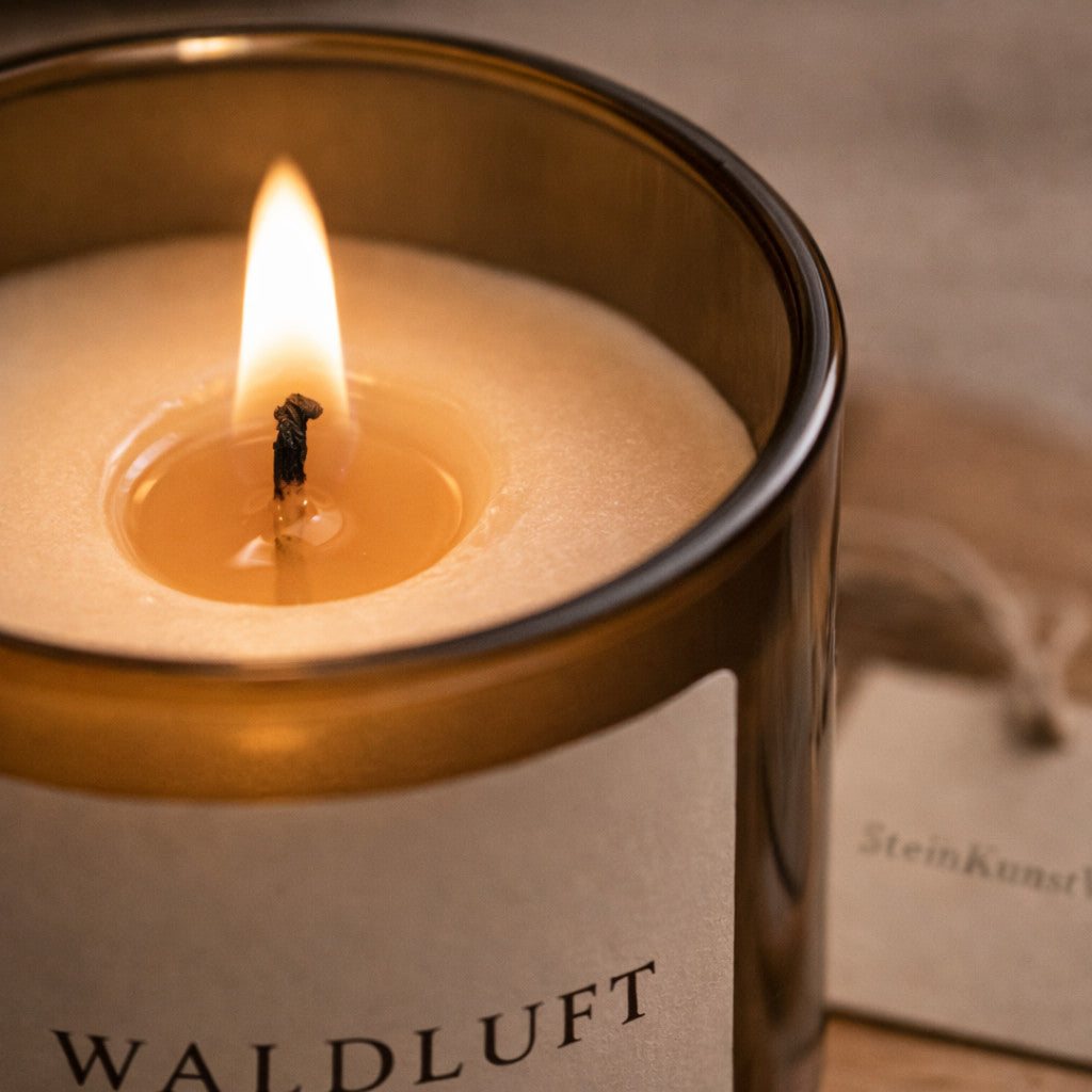 Waldluft Duftkerze im Glas, minimalistisches Design mit Sojawachs