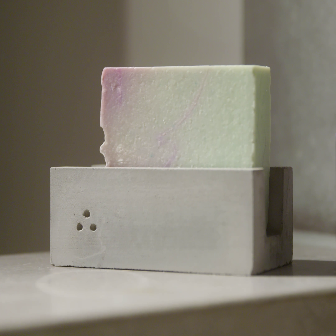 Naturseife block 002 mit Traubenkernöl – Seife im Badezimmer von therefore beauty