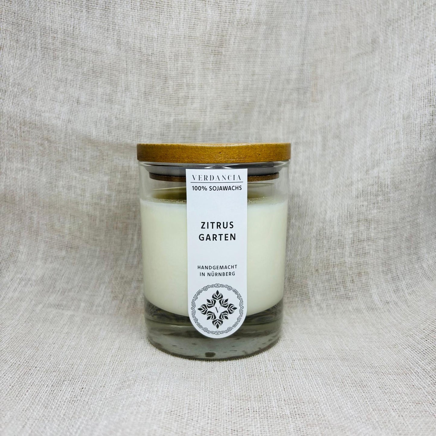 Soy Scented Candle "Citrus Garden" – fresh citrus scent with herbs