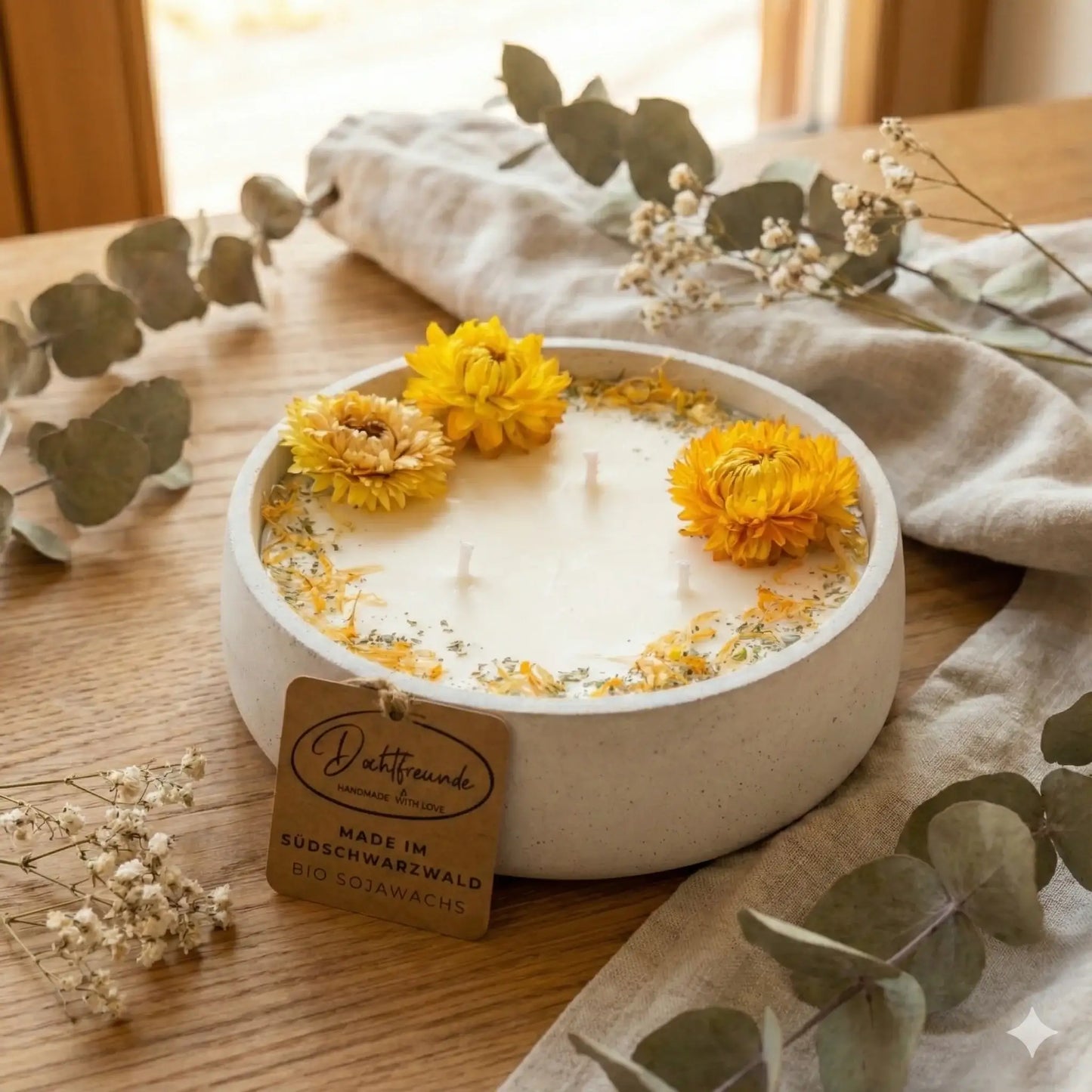 XL Betonkerze "Big Sunshine" – 3-Docht & gelbe Blüten | 18cm | Handgegossen