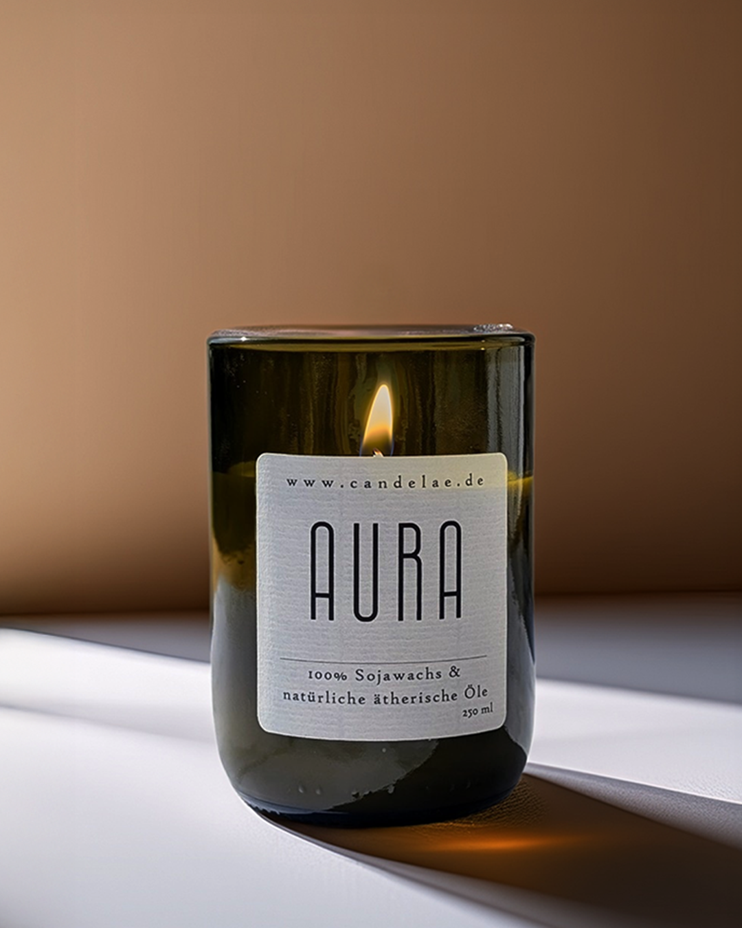 AURA Scented Candle – Calm, Balance & Natural Relaxation
