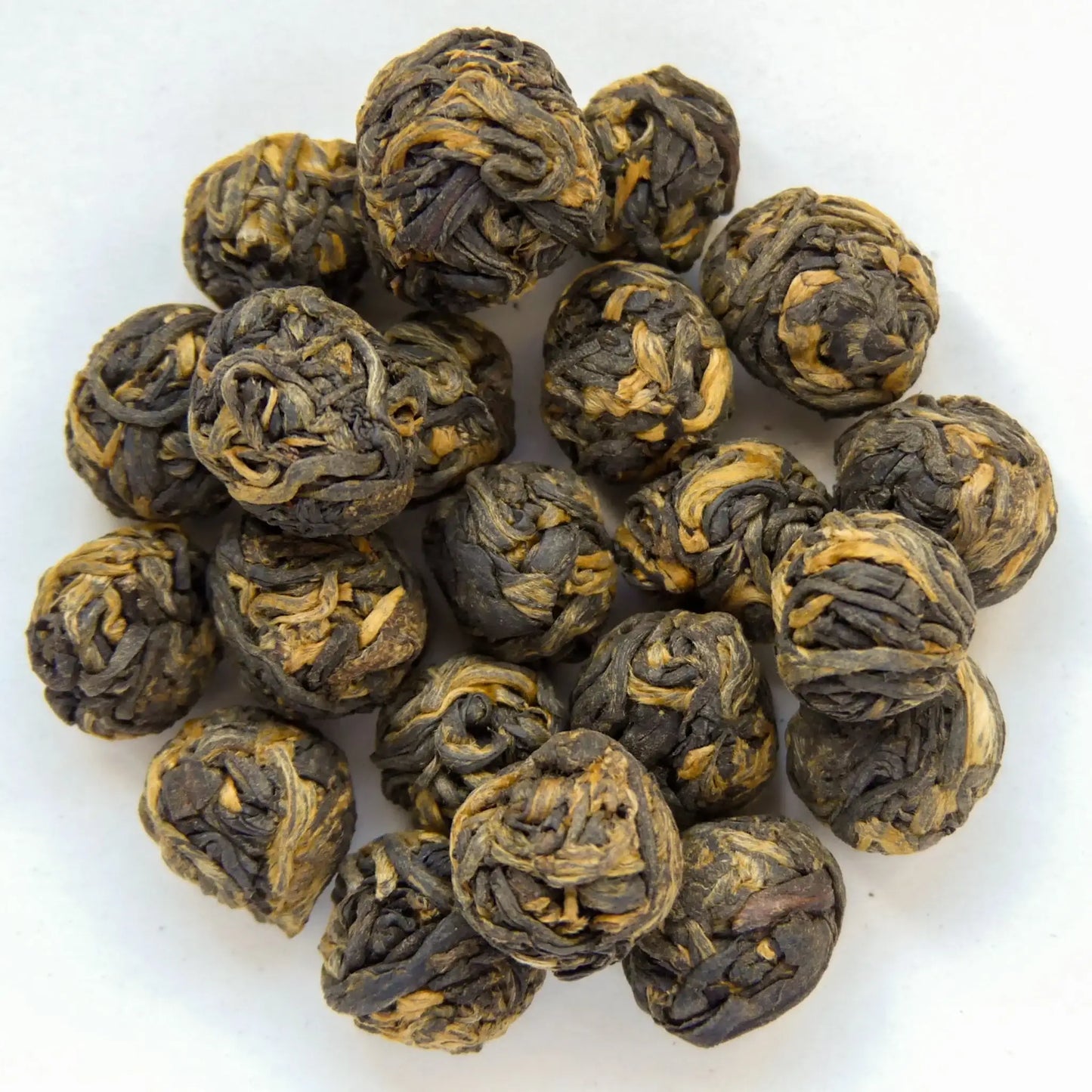 Black Jasmine Pearls – Seltene Teekunst aus dunklem Oolong - by SteinKunstWerk | Loser Tee aus nachhaltiger Herstellung