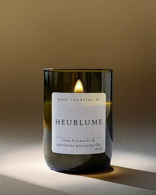 Hay Flower Scented Candle – Natural Fragrance, Herb Meadow & Calm