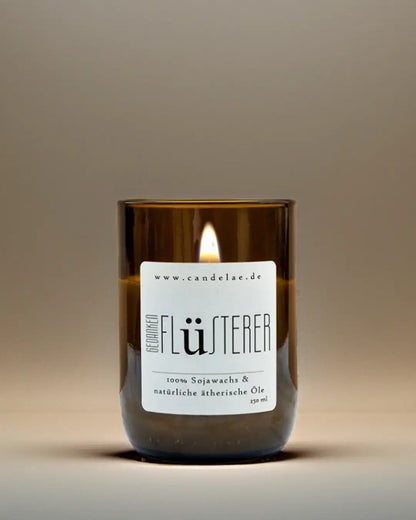 Gedankenflüsterer – Duftkerze für Klarheit & Fokus - by SteinKunstWerk | Kerze aus alter Weinflasche aus nachhaltiger Herstellung