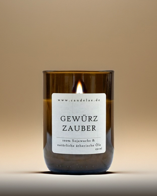 Gewürzzauber Duftkerze aus Sojawachs im Upcycling-Weinflaschenglas