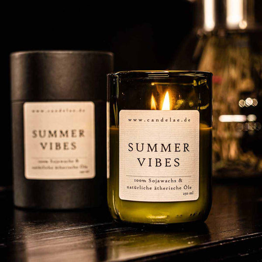 Summer Vibes Duftkerze als heller Wohnakzent