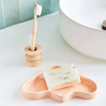 Handgemachte Keramikschale in Dreiecksform – Minimalismus mit Charakter - by SteinKunstWerk | DS aus nachhaltiger Herstellung