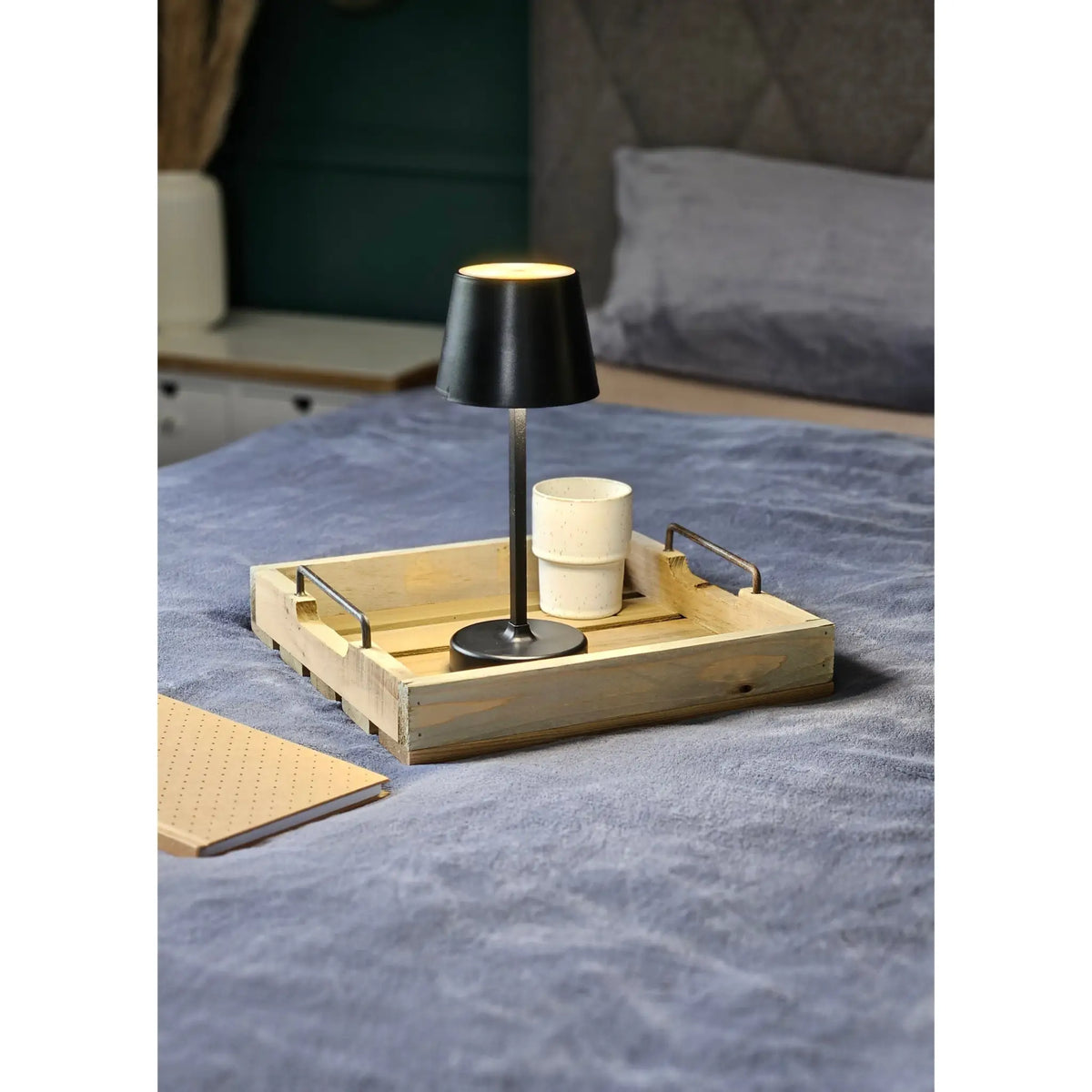 Dekotablett aus Holz – 2er-Set mit Metallgriffen