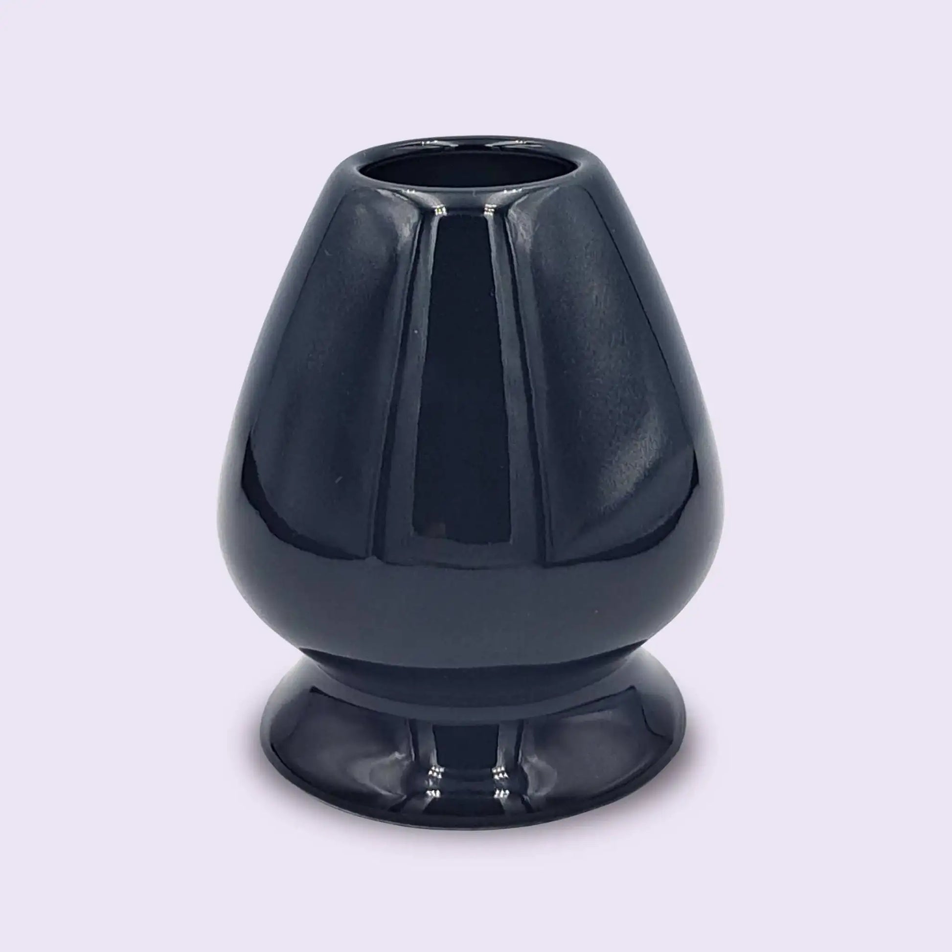 Matcha Besen Halter Kusenaoshi Schwarz aus Keramik - by SteinKunstWerk | Matchabesen aus nachhaltiger Herstellung