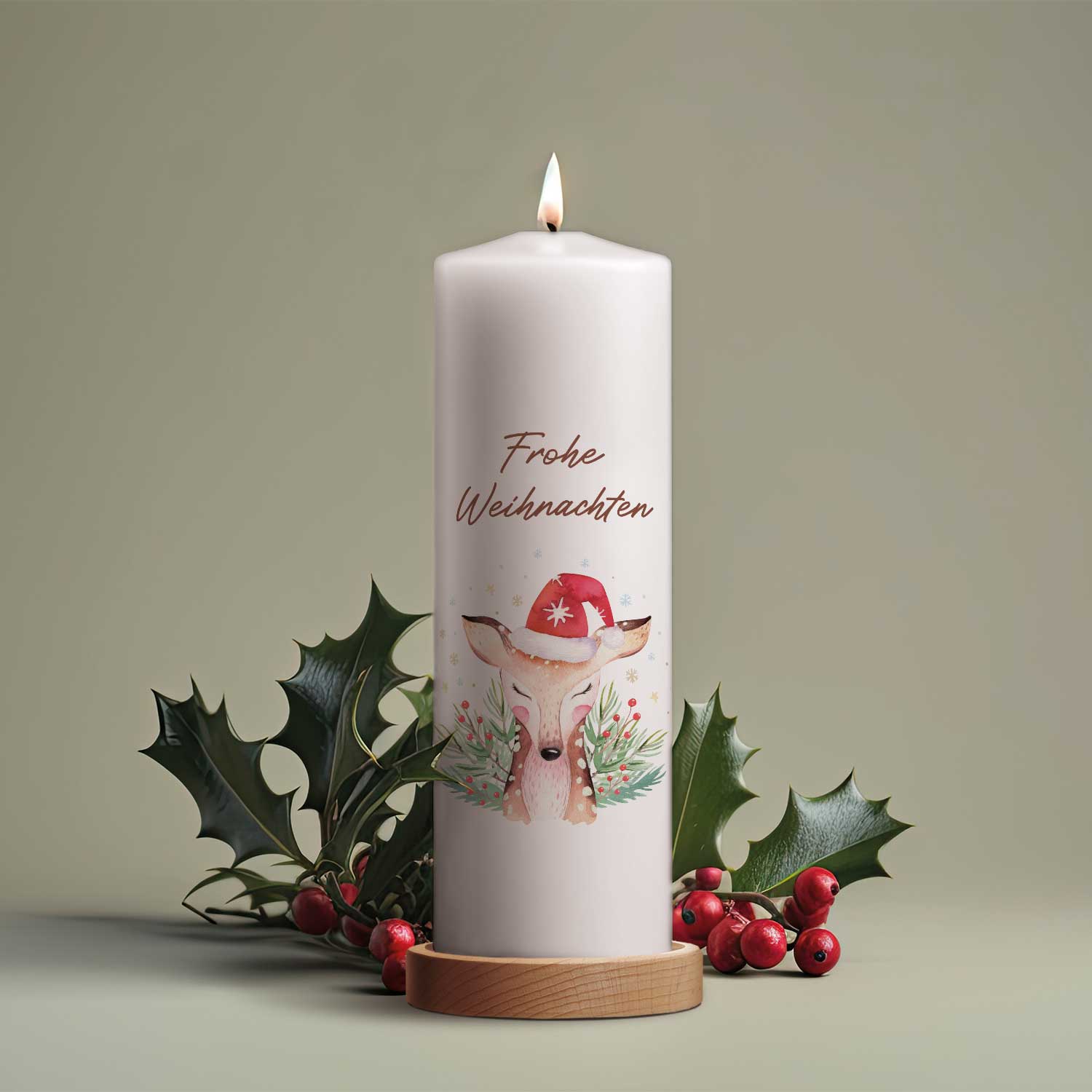 Weihnachtskerze „Reh“ in natürlicher winterlicher Weihnachtsdekoration