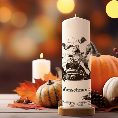 Personalisierte Hexentrank-Kerze als Halloween-Tischdekoration