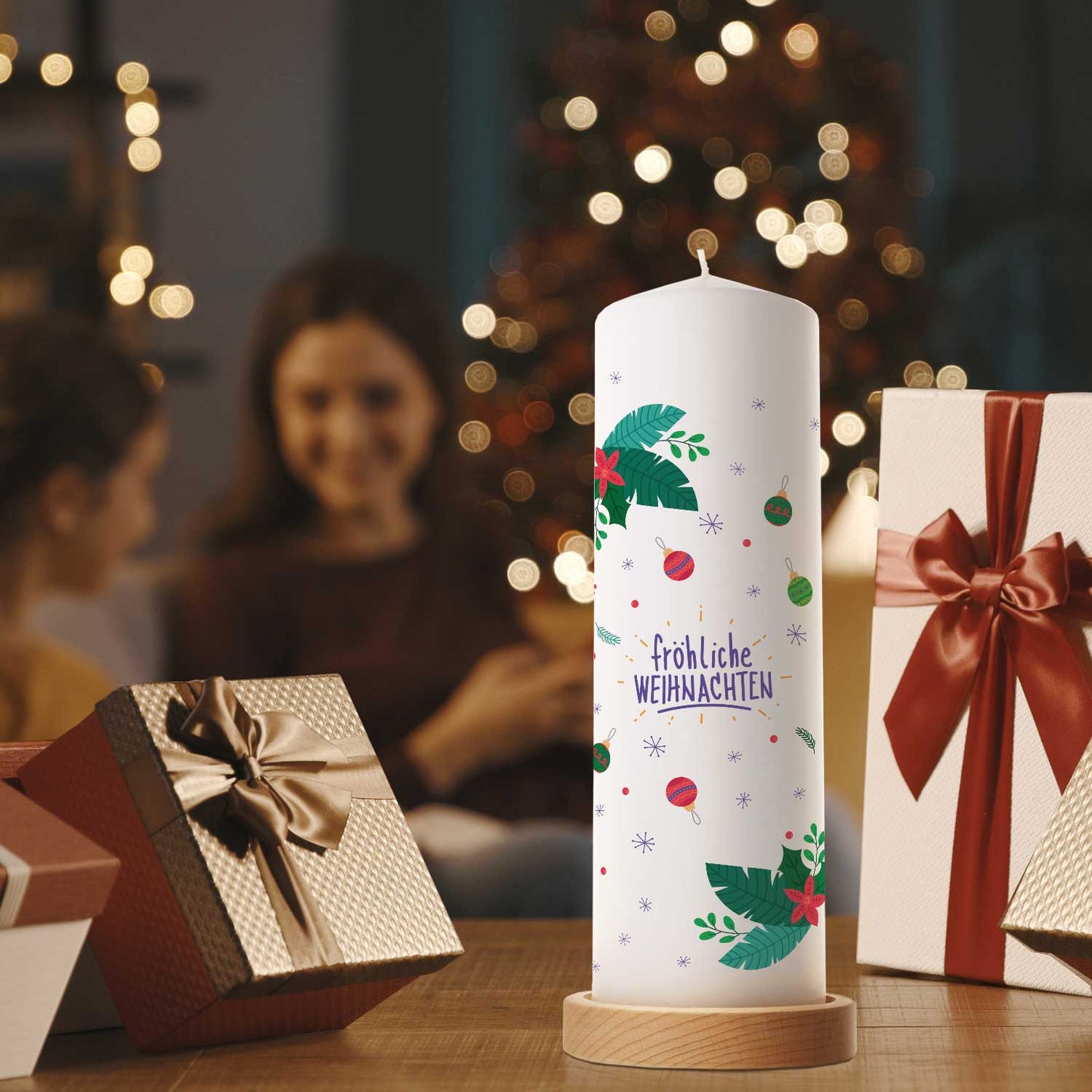 Personalisierte Weihnachtskerze „Christmas Ornament“ mit Name und Wunschtext in Weihnachtsdeko