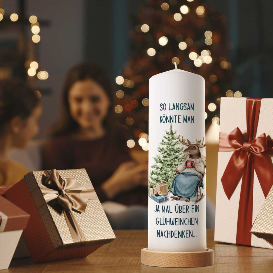 Personalisierte Weihnachtskerze „Glühwein Elch“ mit Name in festlicher Weihnachtsdeko