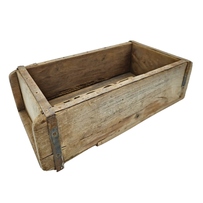 Längliche Ziegelform-Holzkiste aus recyceltem Holz als Dekokiste
