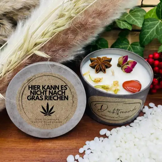 Hier kann es nicht nach Gras riechen. Hanf Geruch Vernichter Cannabis Vegane Duftkerze mit Deckel. Duftkerze 100% aus dem Südschwarzwald