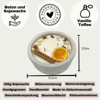 Graue handgegossene Beton-Duftkerze Grey Cinnamon als ruhiger Wohnakzent
