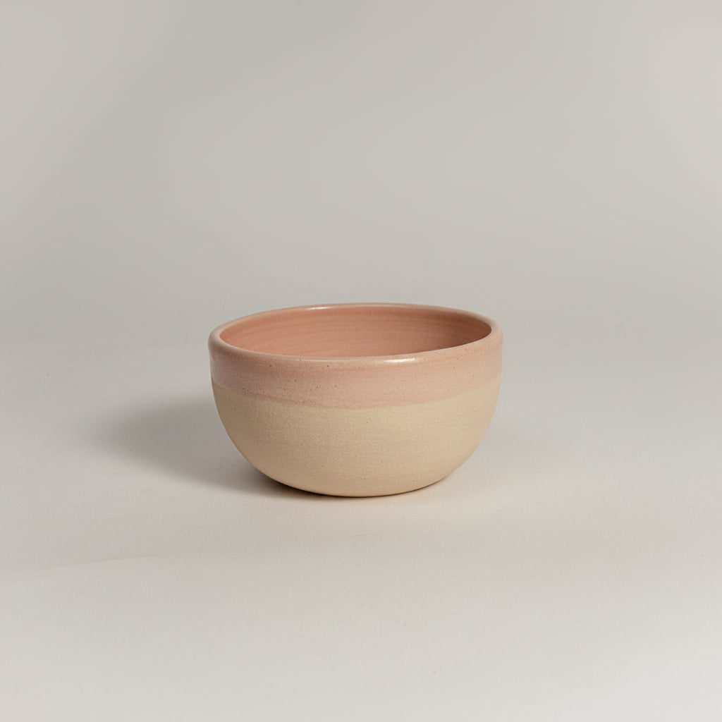 Handgemachte KUMO Flat White Tasse in Altrosa für Kaffee und Coffee Rituals