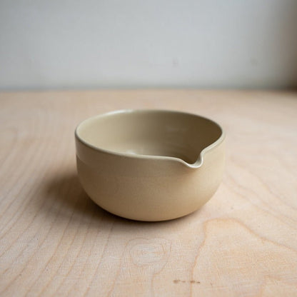 MATA Matcha Chawan – Handgefertigte Matcha-Schale in Beige
