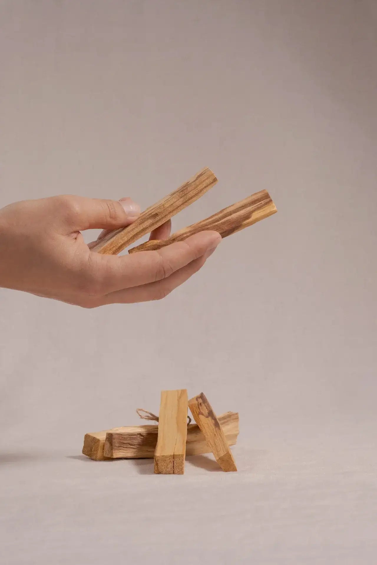 no need for more - Natürliches Holz Räucherwerk - "Palo Santo" - by SteinKunstWerk | Räucherstäbchen aus nachhaltiger Herstellung