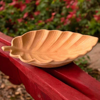 Eichenblatt Schmuckschale – Natürlichkeit trifft auf Eleganz - by SteinKunstWerk | Deko aus nachhaltiger Herstellung