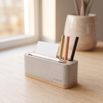 Coffret design SteinKunstWerk: Alesund, organiseur de bureau en béton et chêne, blanc – foto originale Bannik Design